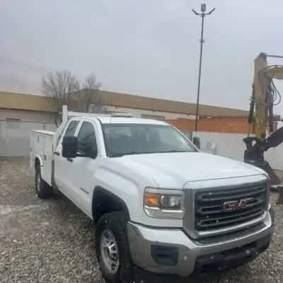 2015 GMC MODEL 2500HD SIERRA 4X4 UTILITY TRUCK